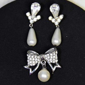Sparkling vintage jewelry, silver tone pear-crystal drop earrings & bow brooch